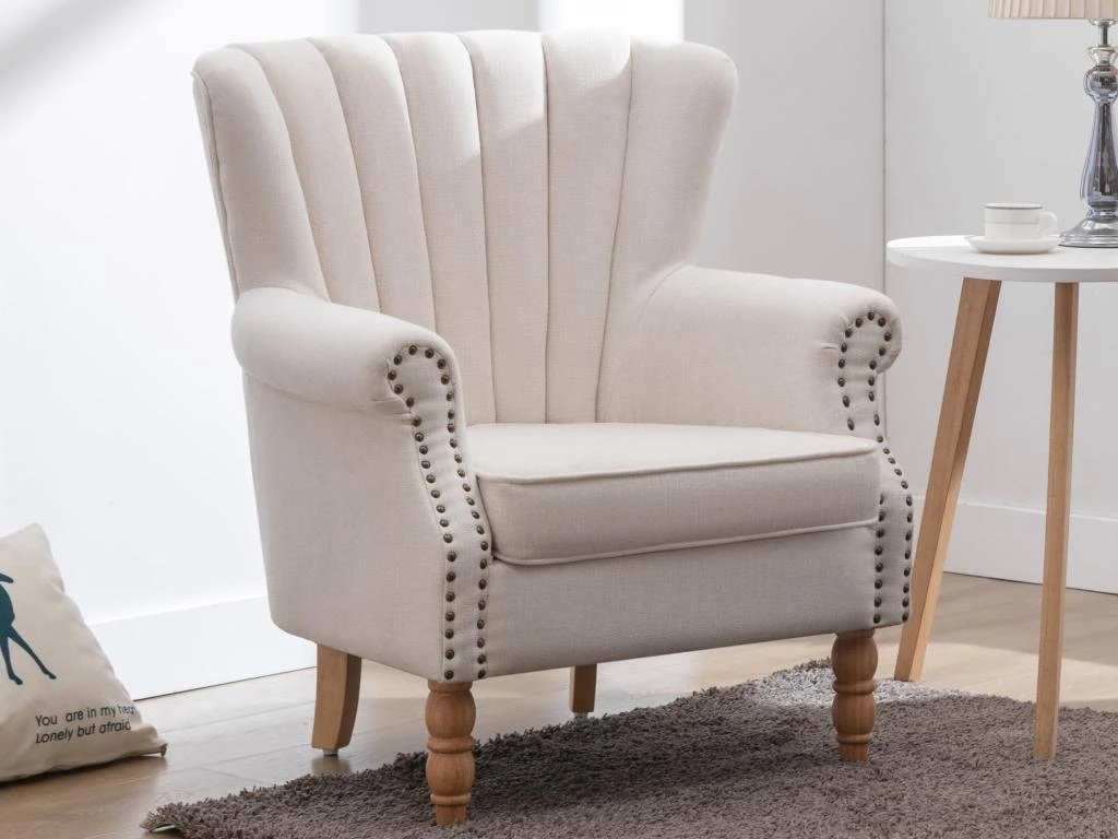 Fauteuil En Tissu Crème Finition Cloutée BATOUMI